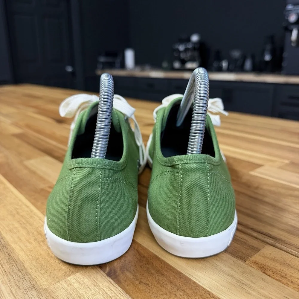 Seavees Monterey Standard Canvas Sneaker Womens 8.5 Green Casual Preppy